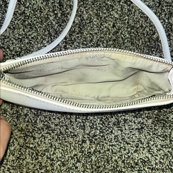 Calvin Klein Elegant Light Pink Crossbody Bag - Picture 5 of 5